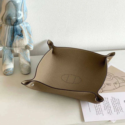 Elegant Leather Desk Tray Organizer for Keys, Jewelry, and Essentials - Stylish Storage Solution - Très Elite
