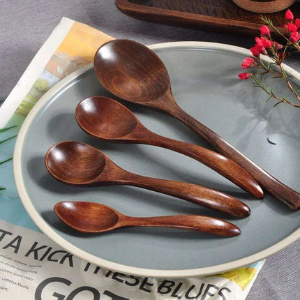 Elegant Long-Handled Wooden Spoon for Gourmet Ramen and Porridge Enjoyment - Très Elite