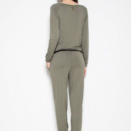 Elegant Long-Sleeve Jumpsuit with Distinctive Pocket and Fashionable Belt - Très Elite