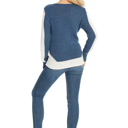Elegant Maternity Peekaboo Sweater for Expecting Moms - Très Elite
