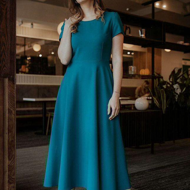 Elegant Midi Dress with Flared Sleeves and Hidden Zipper