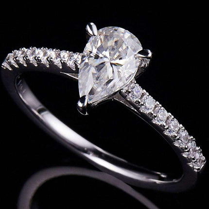 Elegant Moissanite and Zircon Silver Ring Set - Timeless Gemstone Duo in Luxurious Gift Packaging - Très Elite