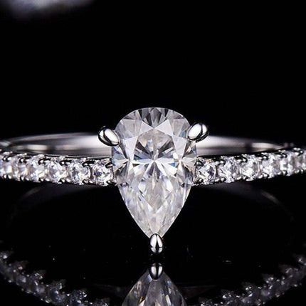 Elegant Moissanite and Zircon Silver Ring Set - Timeless Gemstone Duo in Luxurious Gift Packaging - Très Elite