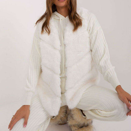 Elegant Multi-Pocket Faux Fur Vest for Every Event - Très Elite