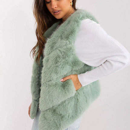 Elegant Multi-Pocket Faux Fur Vest for Every Event - Très Elite