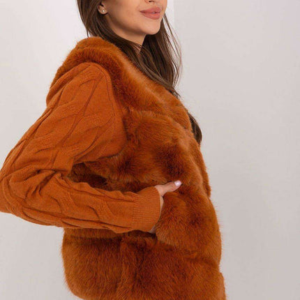 Elegant Multi-Pocket Faux Fur Vest for Every Event - Très Elite