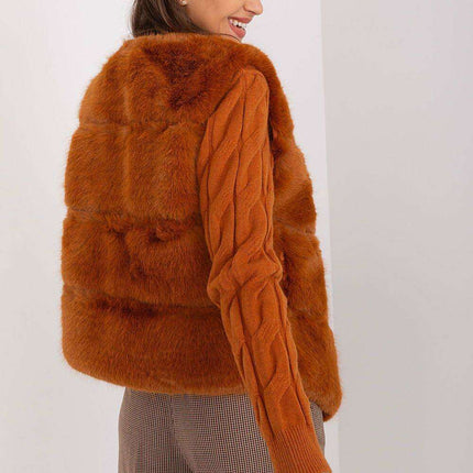 Elegant Multi-Pocket Faux Fur Vest for Every Event - Très Elite