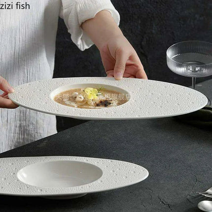 Elegant Oval Ceramic Dining Set: Enhance Your Home and Restaurant Meals - Très Elite