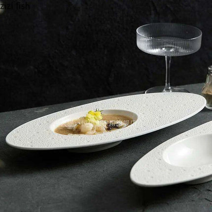 Elegant Oval Ceramic Dining Set: Enhance Your Home and Restaurant Meals - Très Elite