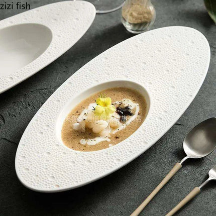 Elegant Oval Ceramic Dining Set: Enhance Your Home and Restaurant Meals - Très Elite