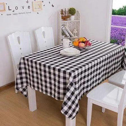 Elegant Plaid Polyester Table Cover - Transform Your Dining Table - Très Elite