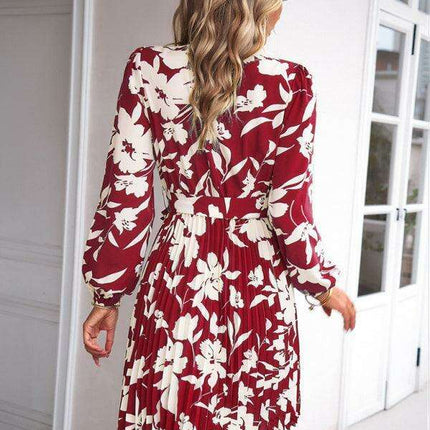 Elegant Pleated Long-Sleeve Dress: The Essential Travel Companion - Très Elite