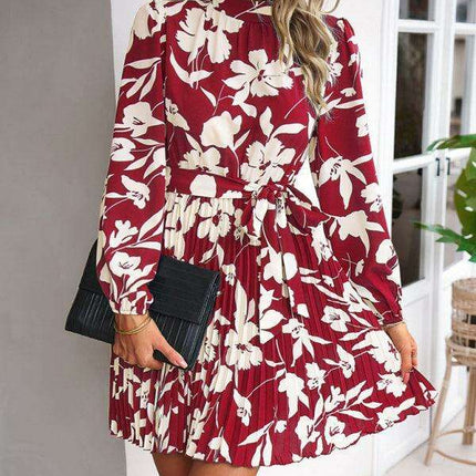 Elegant Pleated Long-Sleeve Dress: The Essential Travel Companion - Très Elite
