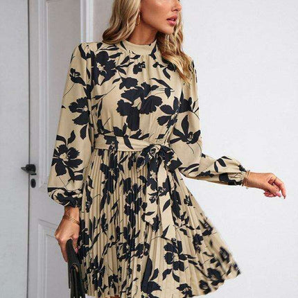 Elegant Pleated Long-Sleeve Dress: The Essential Travel Companion - Très Elite