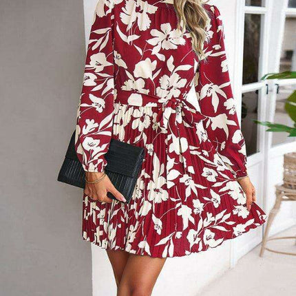 Elegant Pleated Long-Sleeve Dress: The Essential Travel Companion - Très Elite