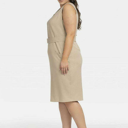 Elegant Plus Size Emma Dress with Heart Neckline and Pockets - Très Elite