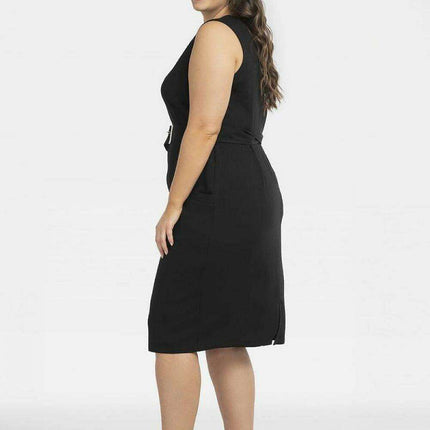 Elegant Plus Size Emma Dress with Heart Neckline and Pockets - Très Elite