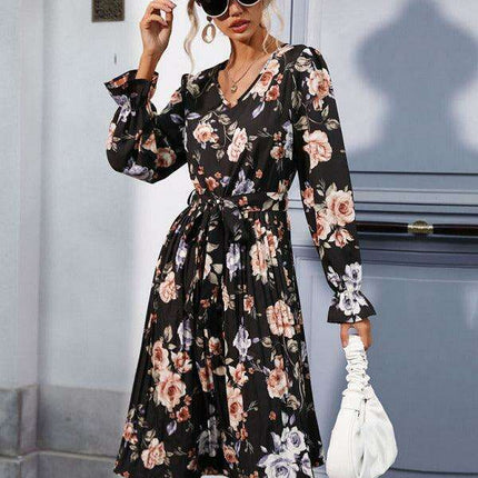 Elegant Printed Dress with Pleated Skirt - Chic Style for All Events - Très Elite