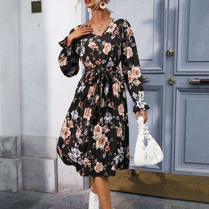 Elegant Printed Dress with Pleated Skirt - Chic Style for All Events - Très Elite