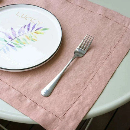Elegant Pumpkin-Hued Linen Napkins for Upscale Dining Affairs - Très Elite