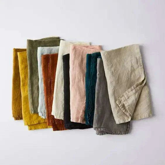 Elegant Pumpkin-Hued Linen Napkins for Upscale Dining Affairs