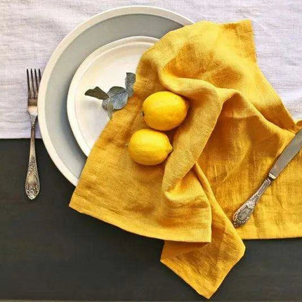 Elegant Pumpkin-Hued Linen Napkins for Upscale Dining Affairs - Très Elite