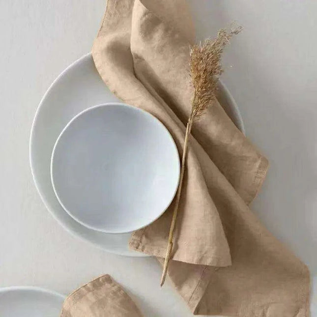 Elegant Pumpkin-Hued Linen Napkins for Upscale Dining Affairs
