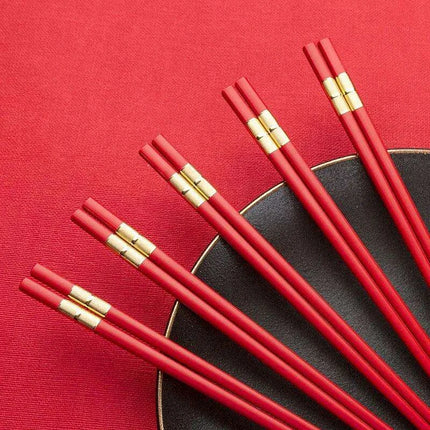 Elegant Red Japanese Chopsticks – Premium Dining Utensils for Sushi and Asian Cuisine - Très Elite