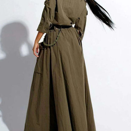 Elegant Retro Cold Shoulder Maxi Dress with Belt and Pockets - Très Elite