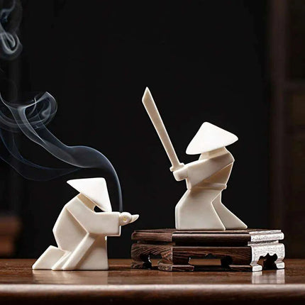 Elegant Samurai Porcelain Incense Holder - Unique Artistic Censer for Home Serenity - Très Elite