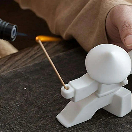 Elegant Samurai Porcelain Incense Holder - Unique Artistic Censer for Home Serenity - Très Elite