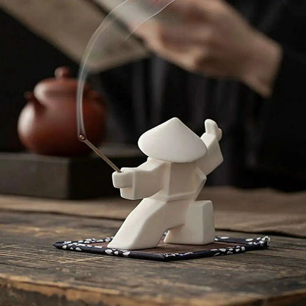 Elegant Samurai Porcelain Incense Holder - Unique Artistic Censer for Home Serenity - Très Elite