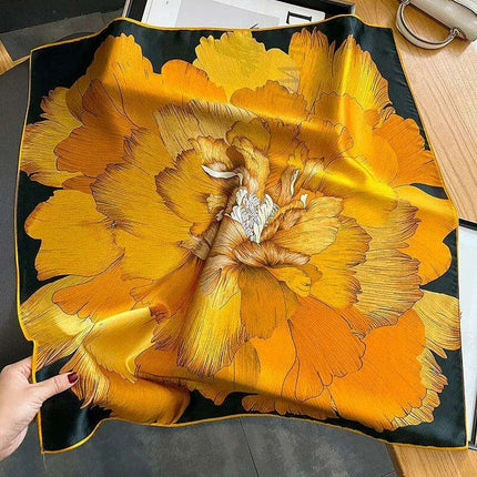 Elegant Satin Square Shawl Hijab: Luxurious 70x70cm Bandana for Women - Très Elite