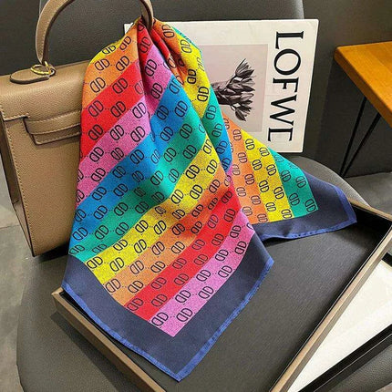 Elegant Satin Square Shawl Hijab: Luxurious 70x70cm Bandana for Women - Très Elite