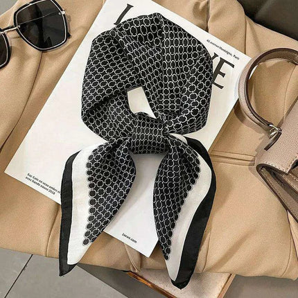 Elegant Satin Square Shawl Hijab: Luxurious 70x70cm Bandana for Women - Très Elite