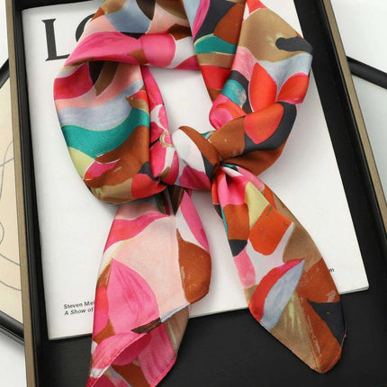 Elegant Satin Square Shawl Hijab: Luxurious 70x70cm Bandana for Women - Très Elite