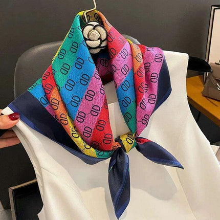 Elegant Satin Square Shawl Hijab: Luxurious 70x70cm Bandana for Women - Très Elite
