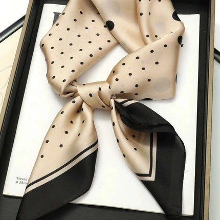 Elegant Satin Square Shawl Hijab: Luxurious 70x70cm Bandana for Women - Très Elite