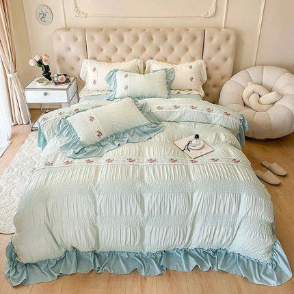 Elegant Seersucker Lace Ruffle Bedding Set - Très Elite