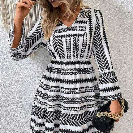Elegant Self-Designed Long-Sleeve Dress for Trendsetting Women - Très Elite