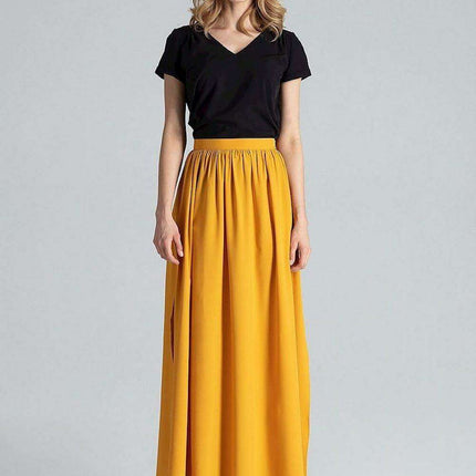 Elegant Side-Slit Maxi Skirt - Très Elite