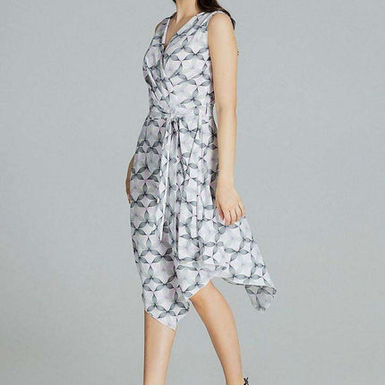 Elegant Sleeveless Cocktail Dress with Modern Envelope Neckline - Très Elite
