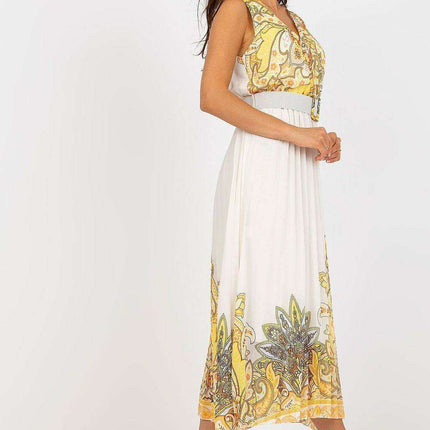 Elegant Sleeveless Flared Midi Dress With Waist Belt - Très Elite