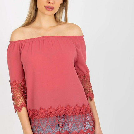 Elegant Spanish Neckline Blouse with Unique Detailing - Très Elite