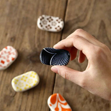 Elegant Square Ceramic Chopstick Holder - 1pc for Stylish Dining Experience - Très Elite