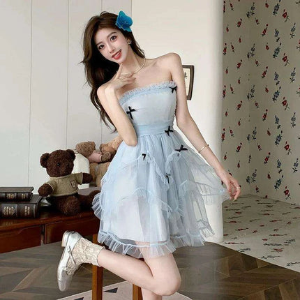 Elegant Strapless Summer Dress with Feminine Mesh Bow