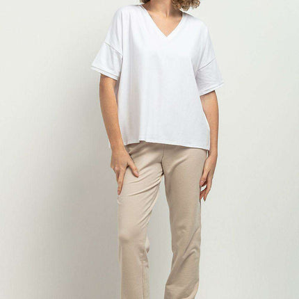 Elegant Striped V-Neck Blouse for Versatile Styling - Très Elite