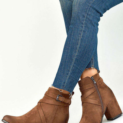 Elegant Suede Leather Ankle Booties - Très Elite