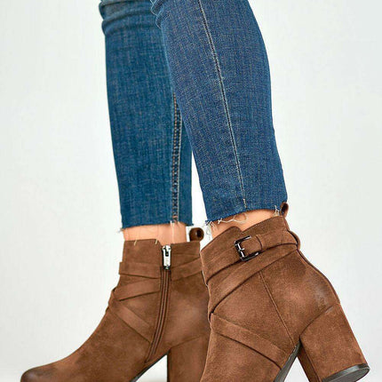 Elegant Suede Leather Ankle Booties - Très Elite