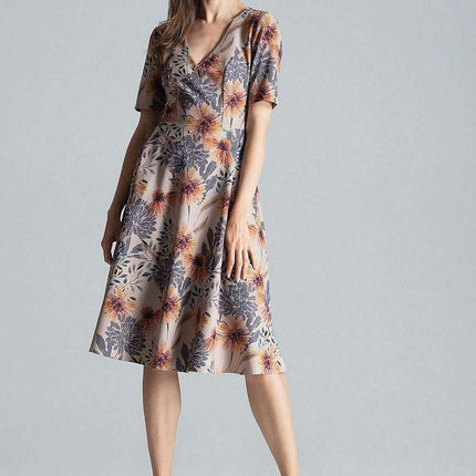 Elegant Sweetheart Midi Dress with Practical Side Pockets - Très Elite